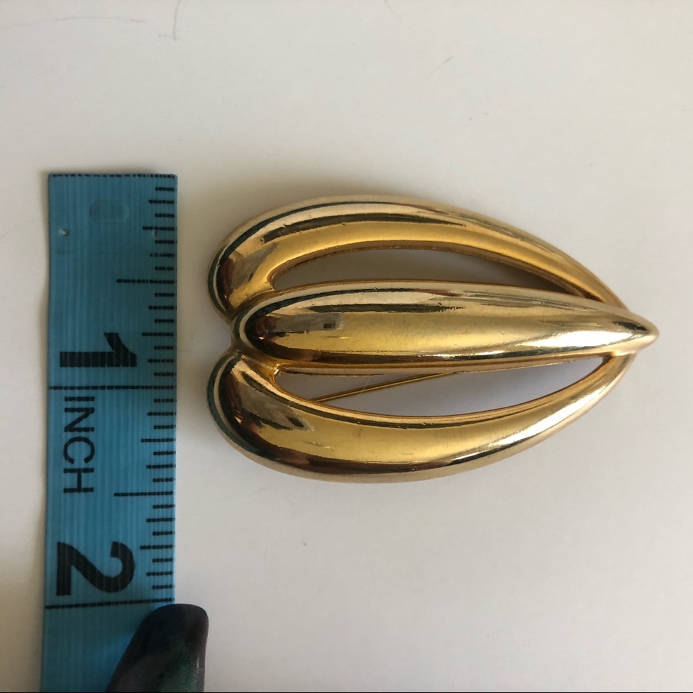 Vintage Gold Tone Heart Shaped Brooch - Picture 4 of 4